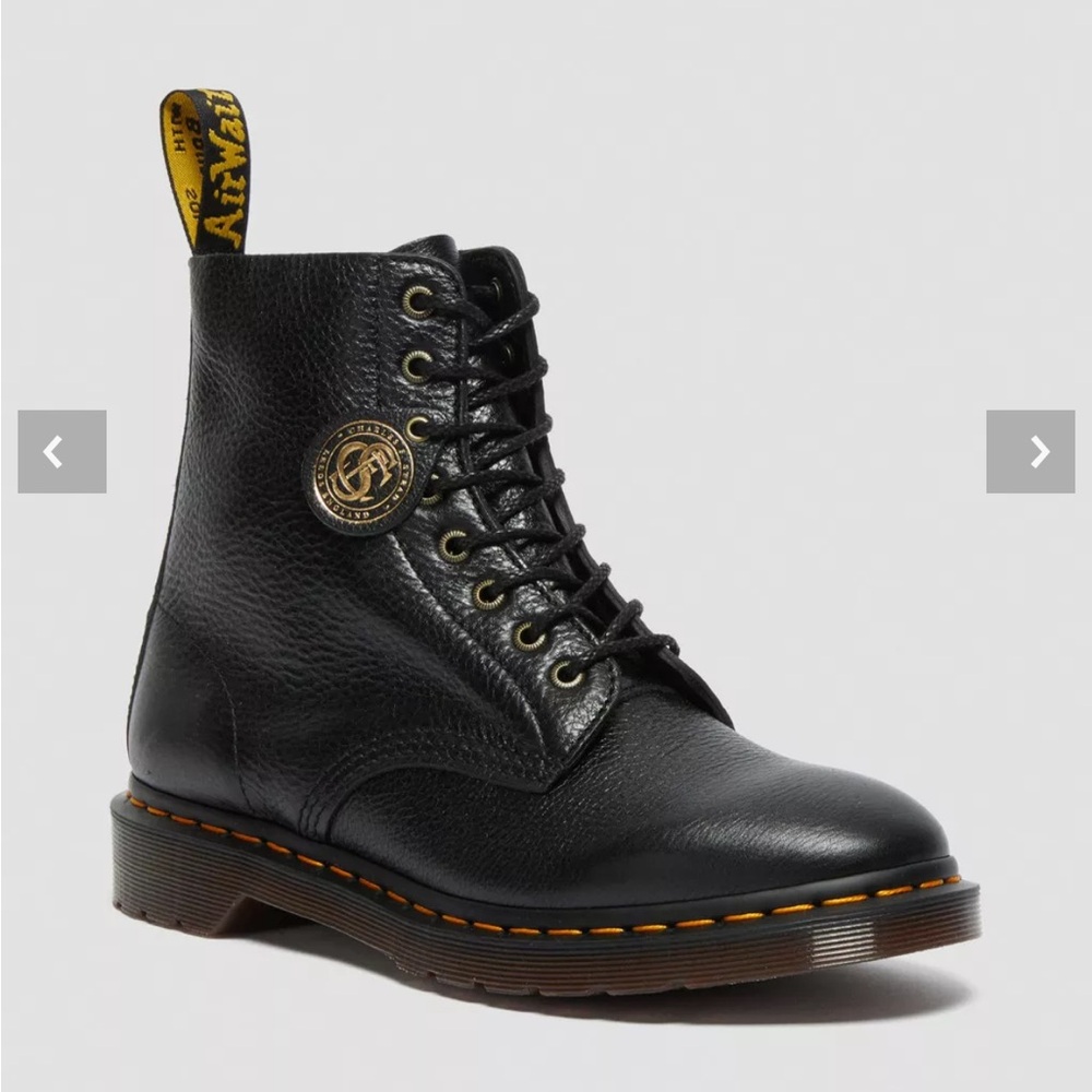 NEW Dr. Martens 1460 Pascal Buckingham Leather Lace Up Boots Men’s 7 Women’s 8